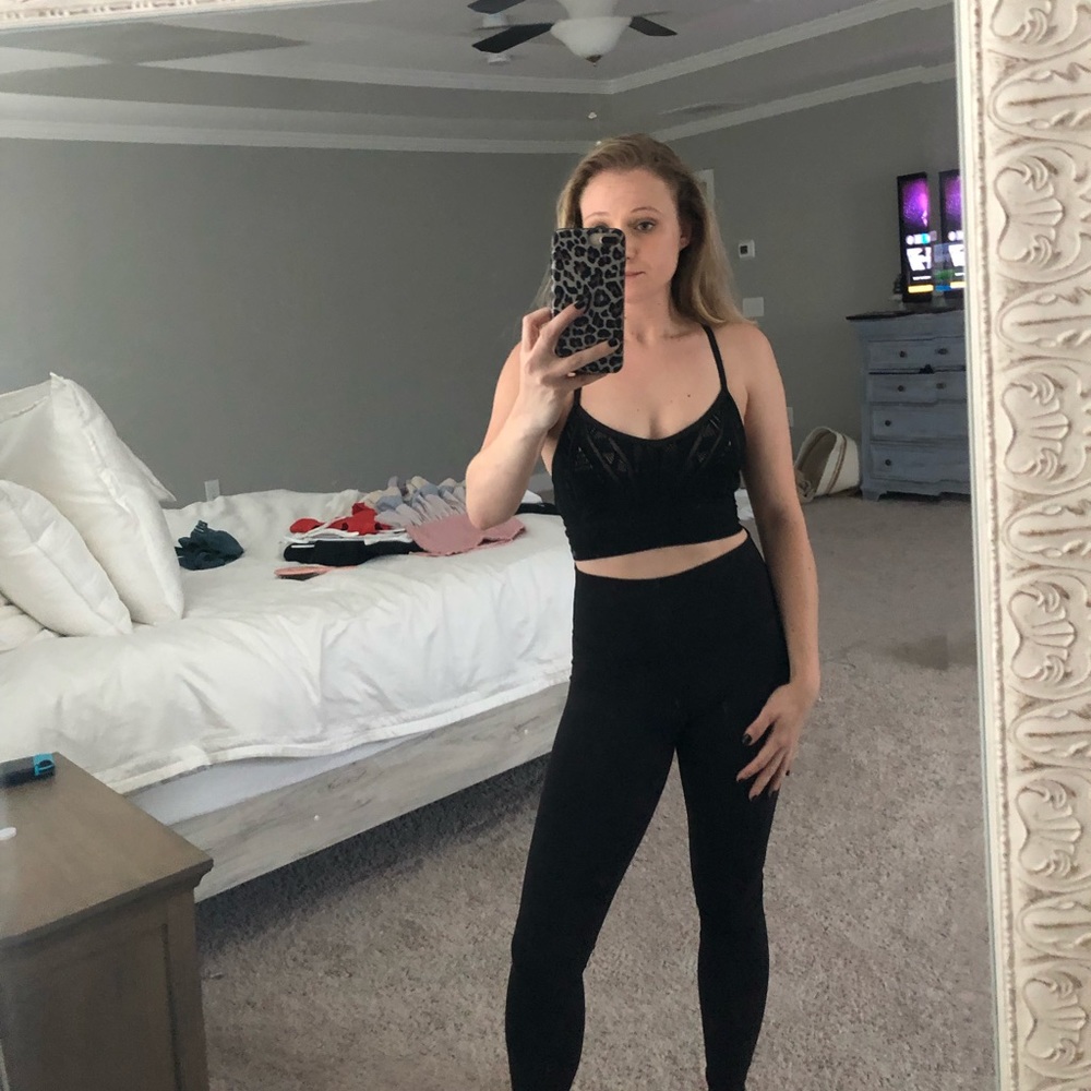 Alo yoga sports bra
